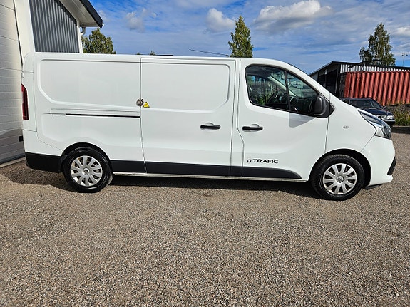 Renault Trafic 3 of 11