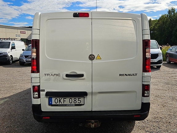 Renault Trafic 4 of 11