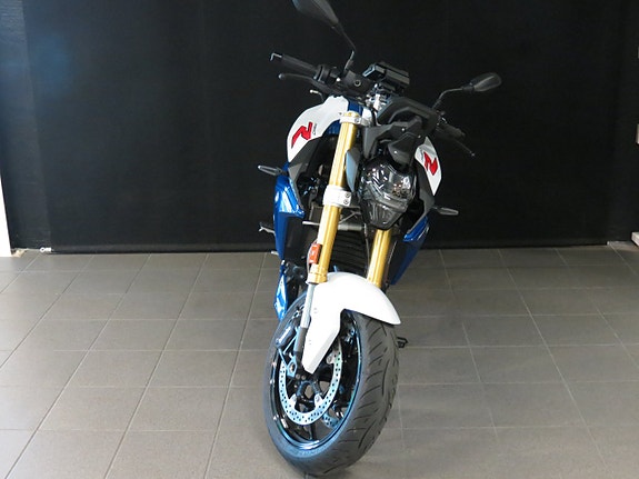 BMW F 900 R 3 of 6