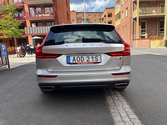 Volvo V60 Cross Country 4 of 8