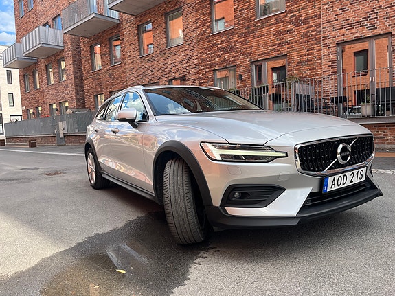 Volvo V60 Cross Country 3 of 8