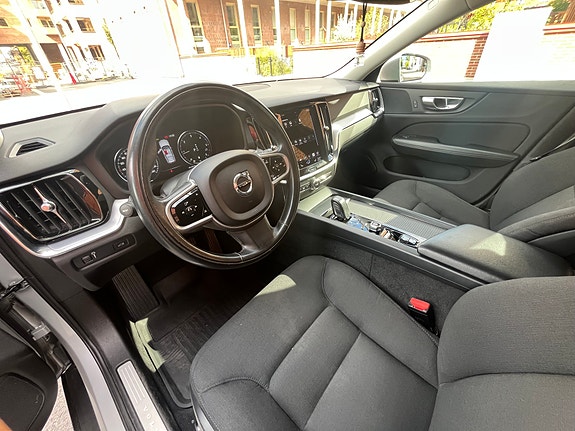 Volvo V60 Cross Country 7 of 8