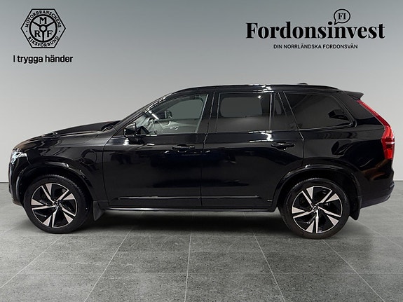 Volvo XC90 2 of 14