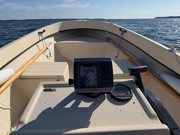 Uttern 4500 med 40 hk Enduro, Garmin plotter och automatisk länspump 6 of 8