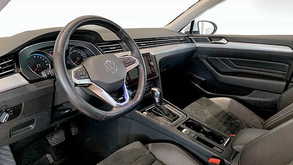 Volkswagen Passat 7 of 18