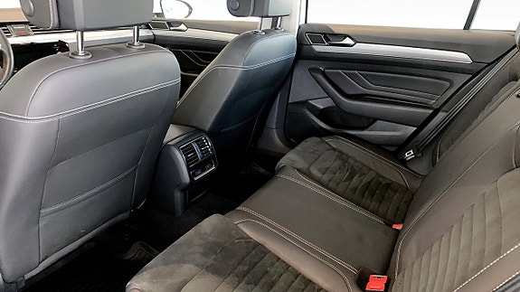 Volkswagen Passat 11 of 18