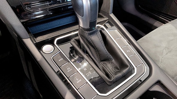 Volkswagen Passat 17 of 18