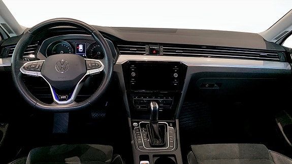 Volkswagen Passat 10 of 18