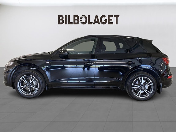Audi Q5 2 of 17