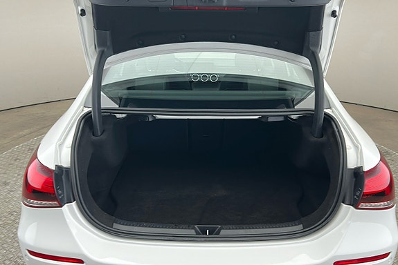 Mercedes-Benz A250 e 14 of 22