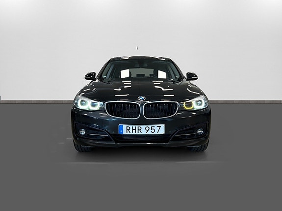 BMW 320d 2 of 23