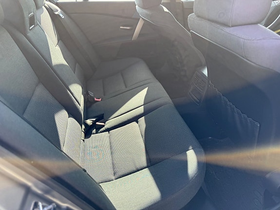 BMW 520i 17 of 22
