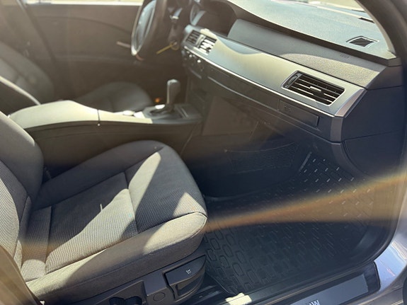 BMW 520i 16 of 22