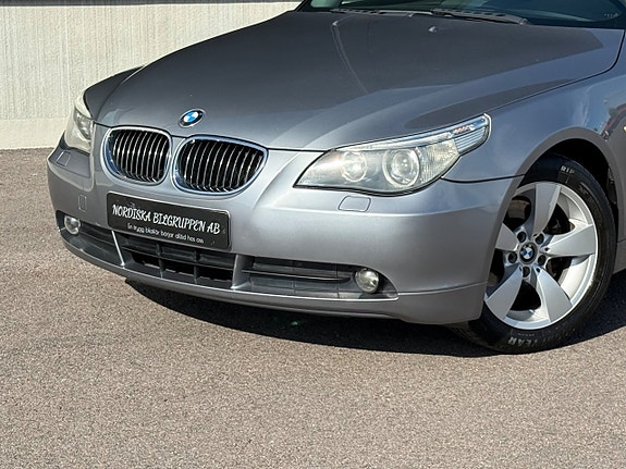 BMW 520i 3 of 22