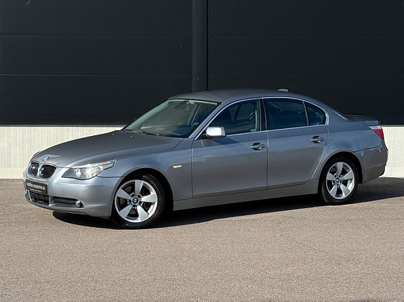 BMW 520i 2 of 22