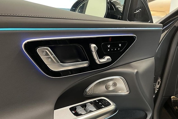 Mercedes-Benz E300 17 of 20