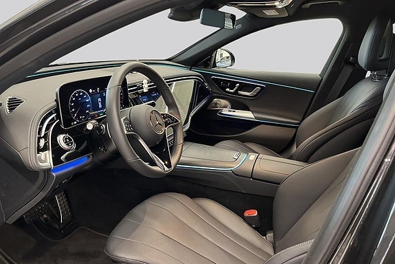Mercedes-Benz E300 8 of 20