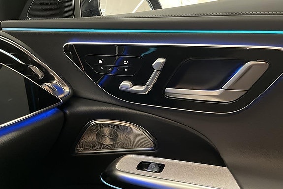 Mercedes-Benz E300 18 of 20