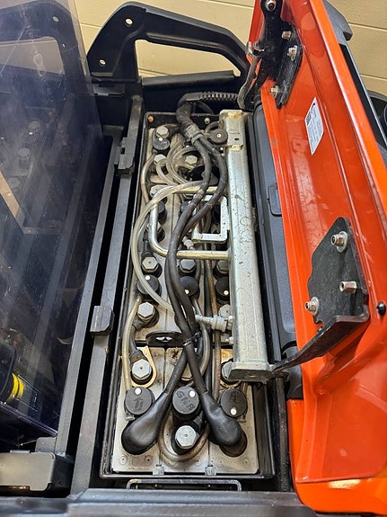 BT SPE160L ledstaplare stödbenslyft och lyfthöjd 5.4 m 2 of 2