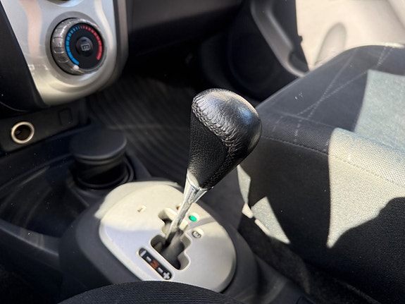 Toyota Yaris 17 of 19