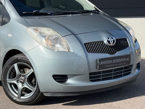 Toyota Yaris 6 of 19