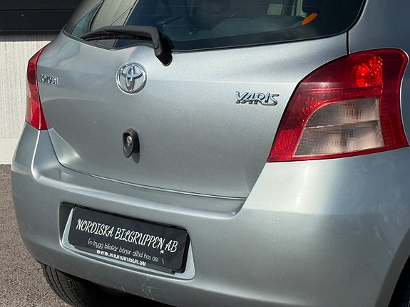 Toyota Yaris 9 of 19