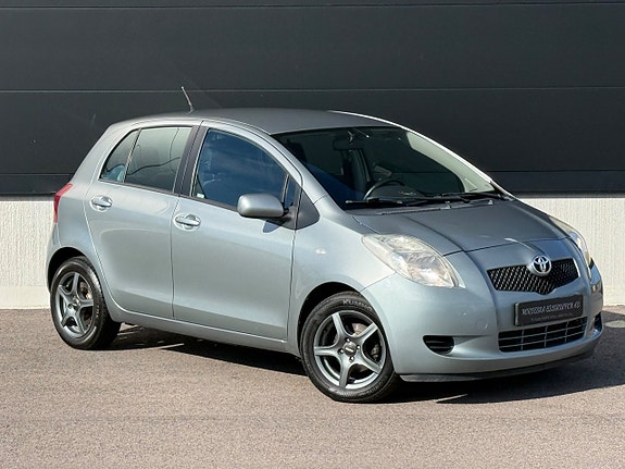 Toyota Yaris 5 of 19