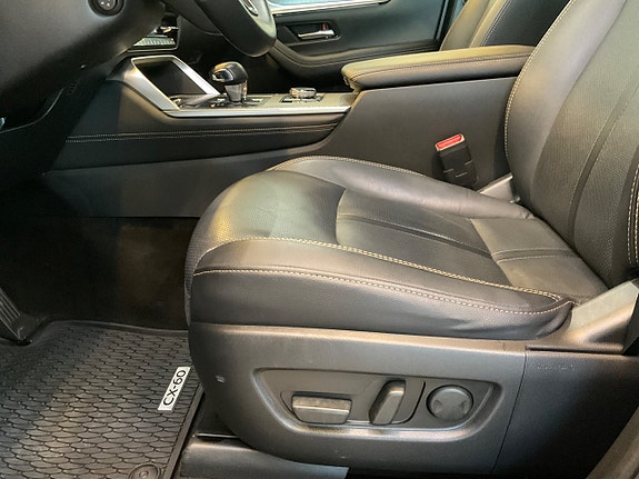 Mazda CX-60 9 of 15