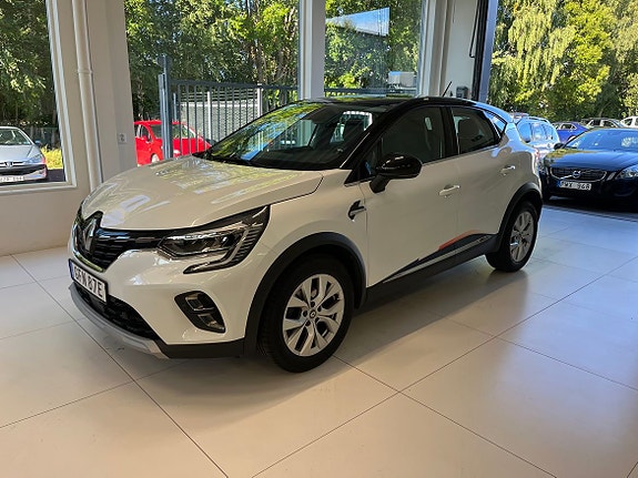 Renault Captur 2 of 9
