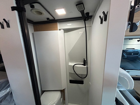 Adria Twin Select 640 SGX / Automat / Dieselpanna / Höj & Sänkbar säng 15 of 20
