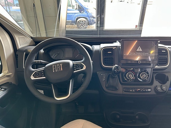 Adria Twin Select 640 SGX / Automat / Dieselpanna / Höj & Sänkbar säng 19 of 20