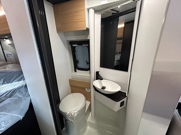 Adria Twin Select 640 SGX / Automat / Dieselpanna / Höj & Sänkbar säng 14 of 20