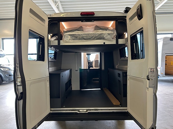 Adria Twin Select 640 SGX / Automat / Dieselpanna / Höj & Sänkbar säng 6 of 20