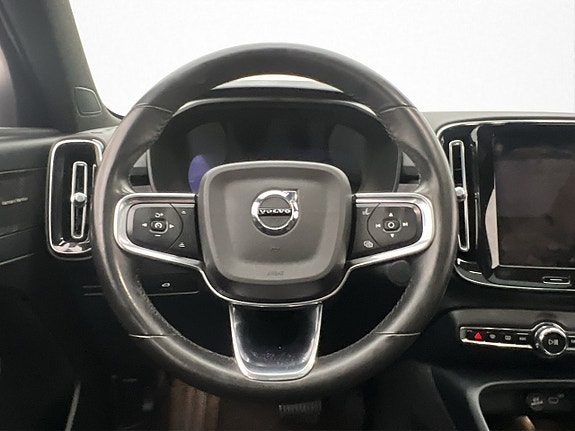 Volvo EX40 16 of 30
