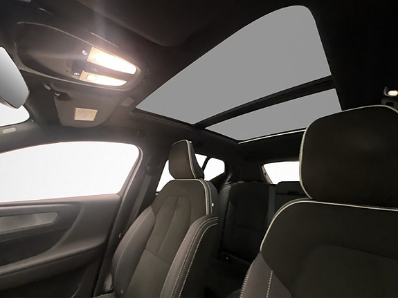 Volvo EX40 12 of 30