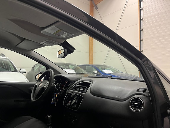 Fiat Punto 10 of 13