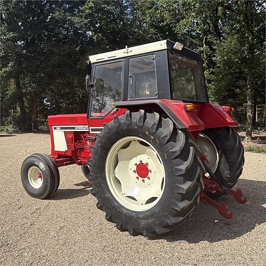 IH 955 3 of 30