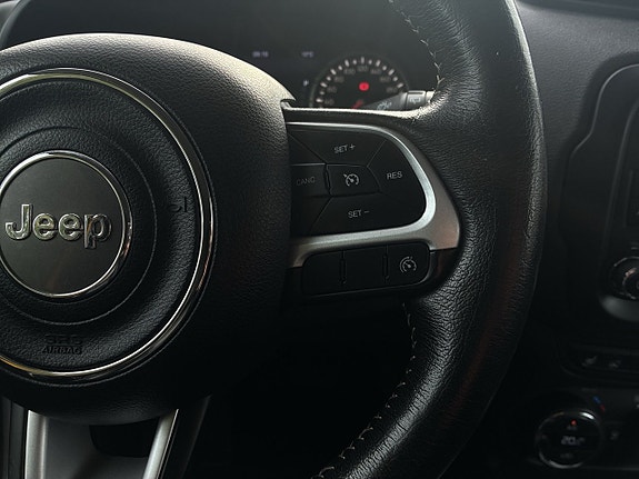 Jeep Renegade 17 of 21