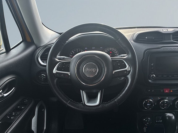 Jeep Renegade 9 of 21