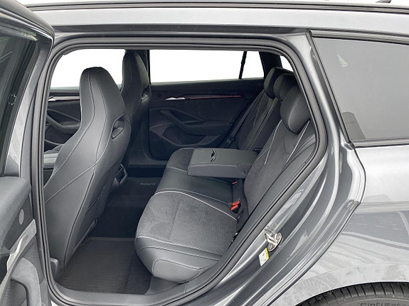 Skoda Superb 11 of 15