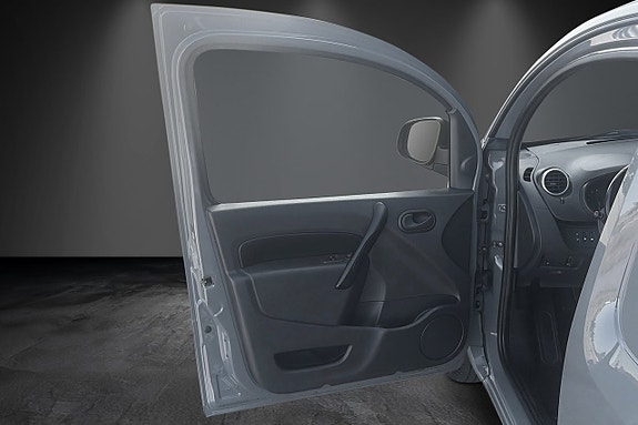 Nissan NV250 8 of 18