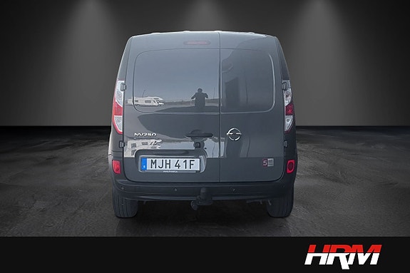 Nissan NV250 5 of 18