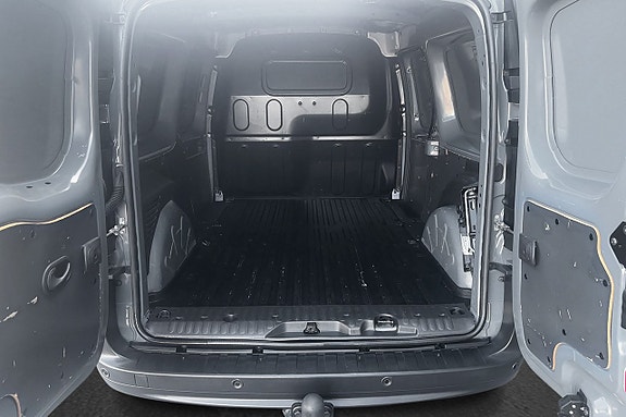 Nissan NV250 16 of 18