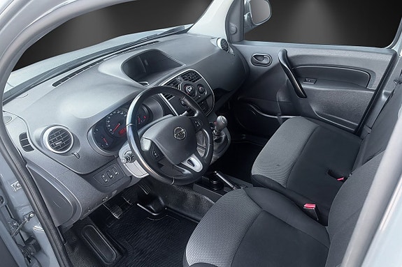 Nissan NV250 9 of 18