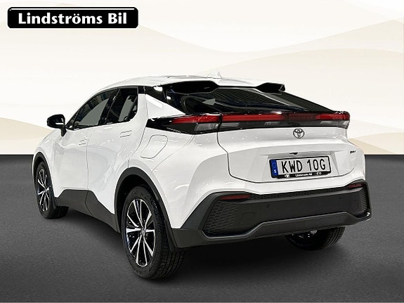 Toyota C-HR 4 of 20