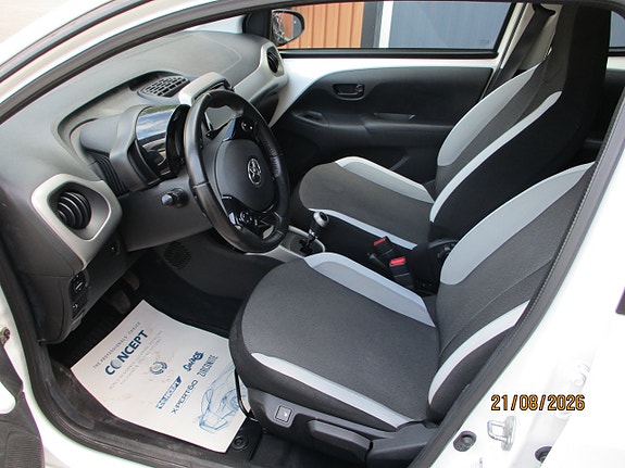 Toyota Aygo 4 of 5