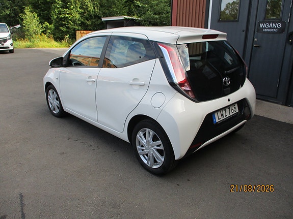 Toyota Aygo 3 of 5