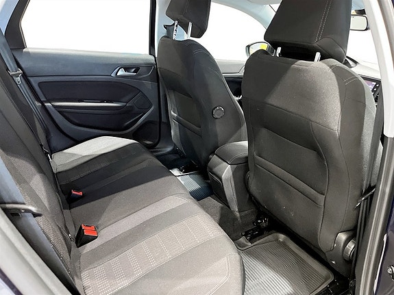 Peugeot 308 SW 12 of 15
