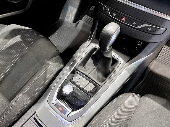 Peugeot 308 SW 10 of 15