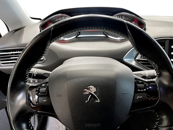 Peugeot 308 SW 7 of 15